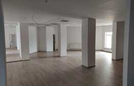 Spatiu in zona centrala, compartimentat, finisat nou