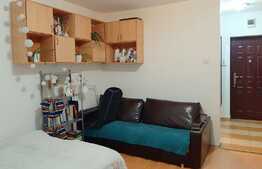 Garsoniera ideala conf 1, etaj intermediar, zona strazii Detunata!