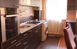 Apartament 2 camere, 54 mp, cu parcare, zona strazii Florilor