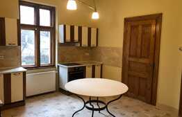 Apartament 4 camere, 140 mp, garaj, zona strazii Emil Racovita