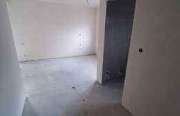 Apartament semifinisat, parcare optionala, zona Sub Cetate