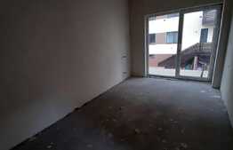 Apartament semifinisat, parcare optionala, zona Sub Cetate