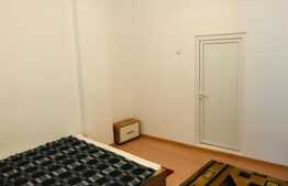 Apartament cu 2 camere, curte si loc de parcare.