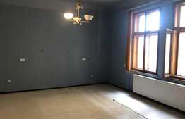 Birou spatios si modern, 148 mp, garaj inclus, vila interbelica, zona strazii Emil Racovita