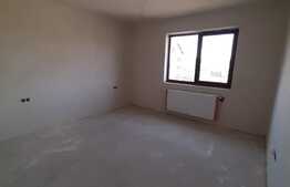 3 camere, etaj intermediar, debara, zona Sub Cetate