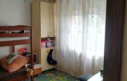 Apartament 2 camere, etaj intermediar, decomandat, zona Donath