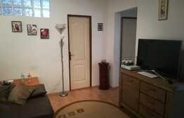 Apartament 2 camere, etaj intermediar, decomandat, zona Donath