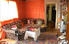 3 camere de vanzare in zona Primaverii !