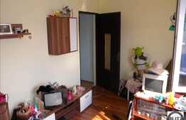 3 camere de vanzare in zona Primaverii !