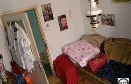 3 camere de vanzare in zona Primaverii !