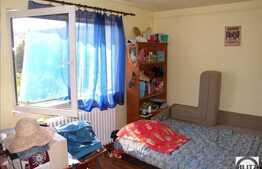 3 camere de vanzare in zona Primaverii !