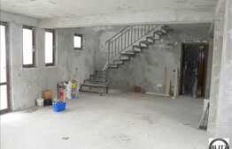 176 mp utili la 5 camere cu scara interioara!