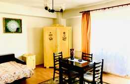 Apartament cu 2 camere, decomandat, 61 mp, zona pietei Cipariu 