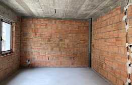 Casa cuplata de vanzare, semifinisata, 3 niveluri , 400 mp teren in sat Tauti