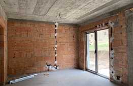 Casa cuplata de vanzare, semifinisata, 3 niveluri , 400 mp teren in sat Tauti