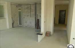 Apartament cu suprafata generoasa in Gruia!