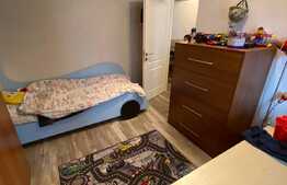 apartament 3 camere, 80 mp, finisat, gradina, zona Stejarului.