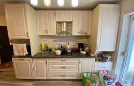 apartament 3 camere, 80 mp, finisat, gradina, zona Stejarului.