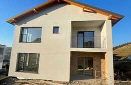 Casa cuplata + apartament , 180 mp , 330 mp teren , zona de case la 2 min de Vivo 