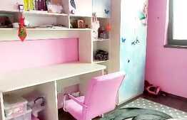 De vanzare apartament 3 camere in Imobil tip vila, decomandat, gradina, zona strazii Transilvaniei