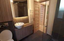 Apartament in vila, finisaje noi, parcare, locatie deosebita, zona Tautiului