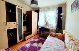 Apartament 3 camere, decomandat, etaj intermediar, zona Plopilor