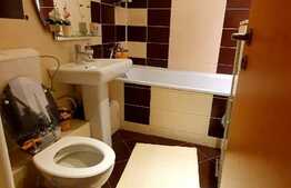 Apartament 3 camere, decomandat, etaj intermediar, zona Plopilor