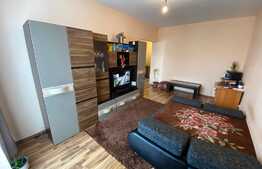 Apartament cu 3 camere, 74 mp, decomandat, zona Florilor