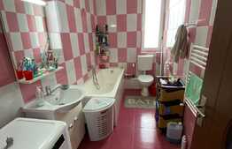 Apartament cu 3 camere, 74 mp, decomandat, zona Florilor