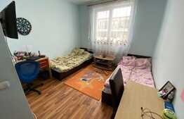 Apartament cu 3 camere, 74 mp, decomandat, zona Florilor