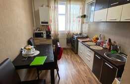 Apartament cu 3 camere, 74 mp, decomandat, zona Florilor