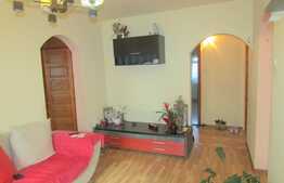 Vanzare apartament 4 camere, decomandat, etaj intermediar, zona strazii Dambovitei!