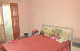 Vanzare apartament 4 camere, decomandat, etaj intermediar, zona strazii Dambovitei!