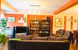 Casa cuplata de 280 mp, teren 250 mp! Zona de case!