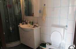 De vanzare 3 camere, 60 mp utili, zona strazii Florilor