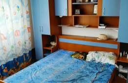 Apartament cu 3 camere, utilat/mobilat, 45 mp + balcon inchis 5mp, zona P-ta Flora