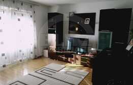 Apartament cu 3 camere, 80 mp, decomandat, parcare, zona strazii Cetatii