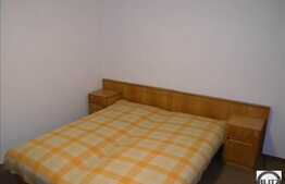 Zona Centrala, 3 cam in imobil tip casa!