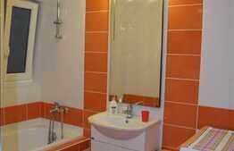 Zona Centrala, 3 cam in imobil tip casa!