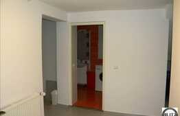 Zona Centrala, 3 cam in imobil tip casa!