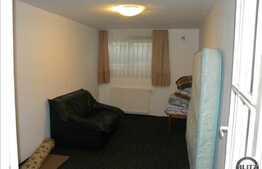 Zona Centrala, 3 cam in imobil tip casa!