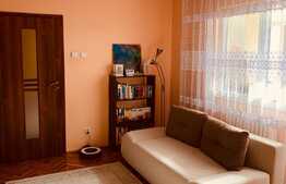 Apartament cu 3 camere, etaj intermediar , pe strazii Calea Floresti ! 