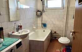 Apartament 3 camere, 67 mp, intermediar, terasa, zona strazii Bucuresti