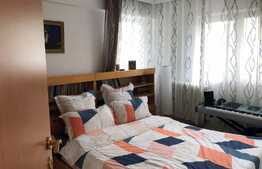 Apartament 3 camere, 67 mp, intermediar, terasa, zona strazii Bucuresti