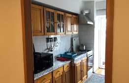 Apartament 3 camere, 67 mp, intermediar, terasa, zona strazii Bucuresti