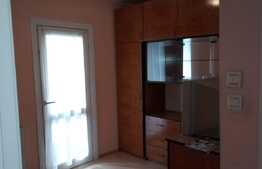 Apartament 4 camere, decomandat, etaj intermediar, garaj, boxa, zona Pasteur
