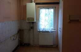 Apartament 4 camere, decomandat, etaj intermediar, garaj, boxa, zona Pasteur
