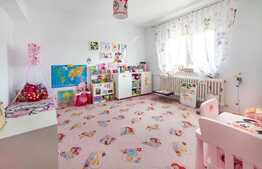 De vanzare apartament cu 3 camere, 80 mp, zona strazii Bucuresti