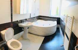 Apartament cu 4 camere, 140 mp, mobilat modern, gradina, 2 garaje, zona Grand Hotel Italia