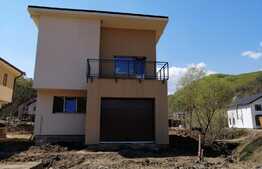 Casa individuala de vanzare, 130 mp, 587 mp teren, zona strazii Tauti